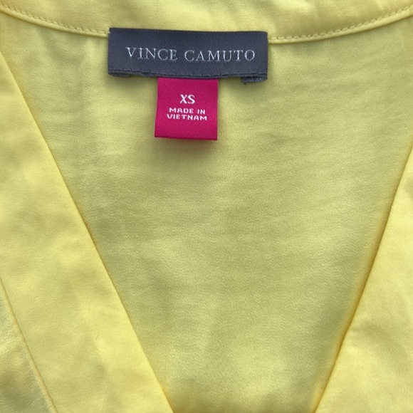 Vince Camuto women’s XS sleeveless top - Picture 2 of 2